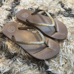 Sparkly flip flops! ✨